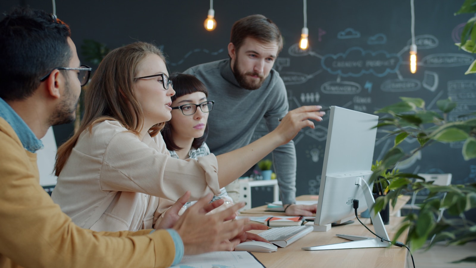 Team di Studio Emmeffe durante una sessione di consulenza